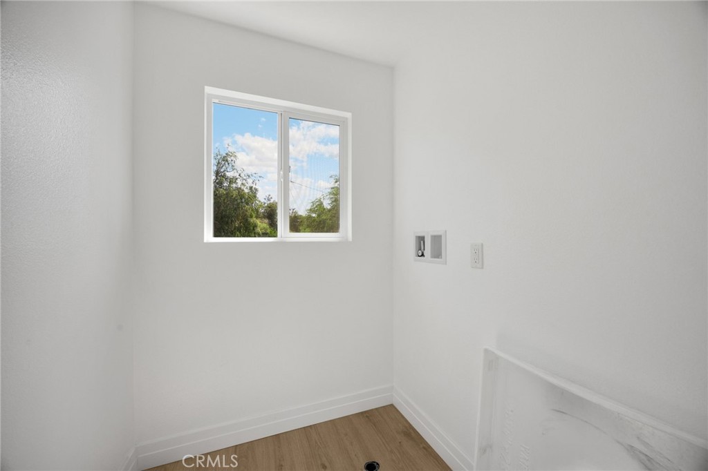 2140 N California Property Photo 22
