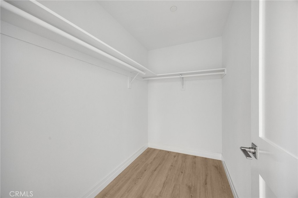 2140 N California Property Photo 24