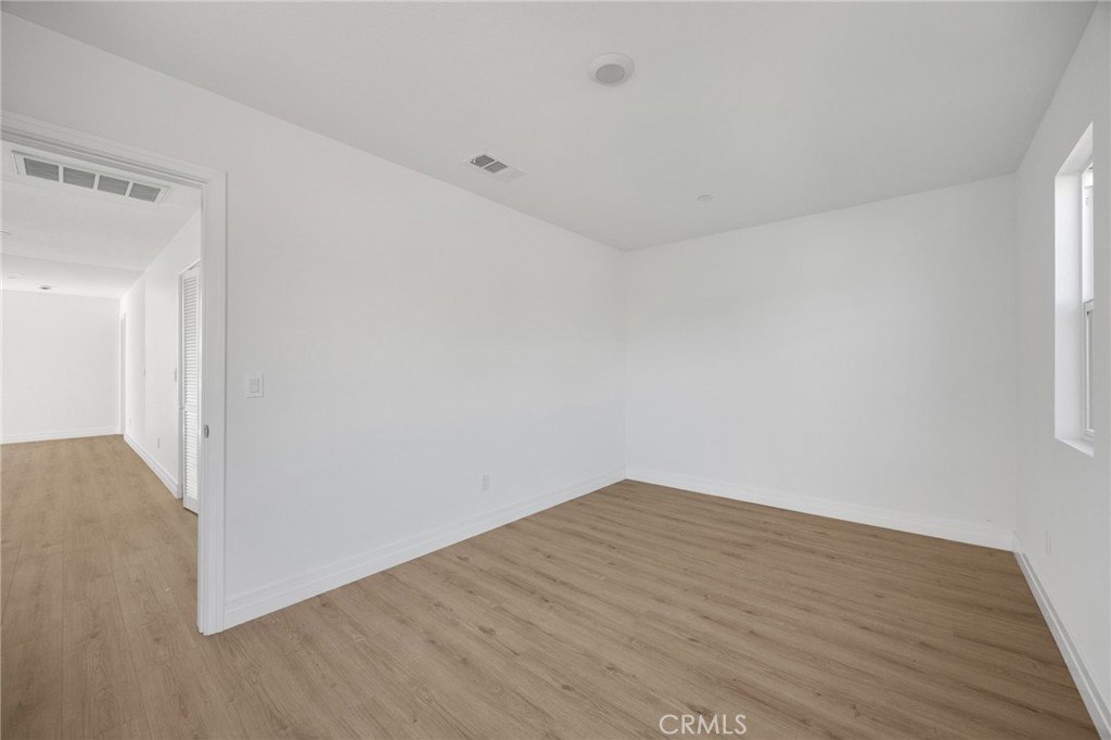 2140 N California Property Photo 29