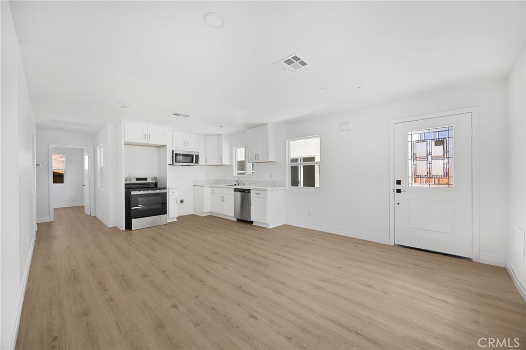 2140 N California Property Photo 34