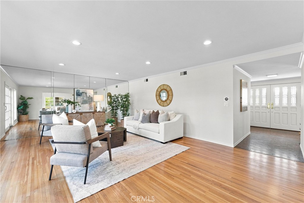 1819 W Las Lanas Property Photo 8