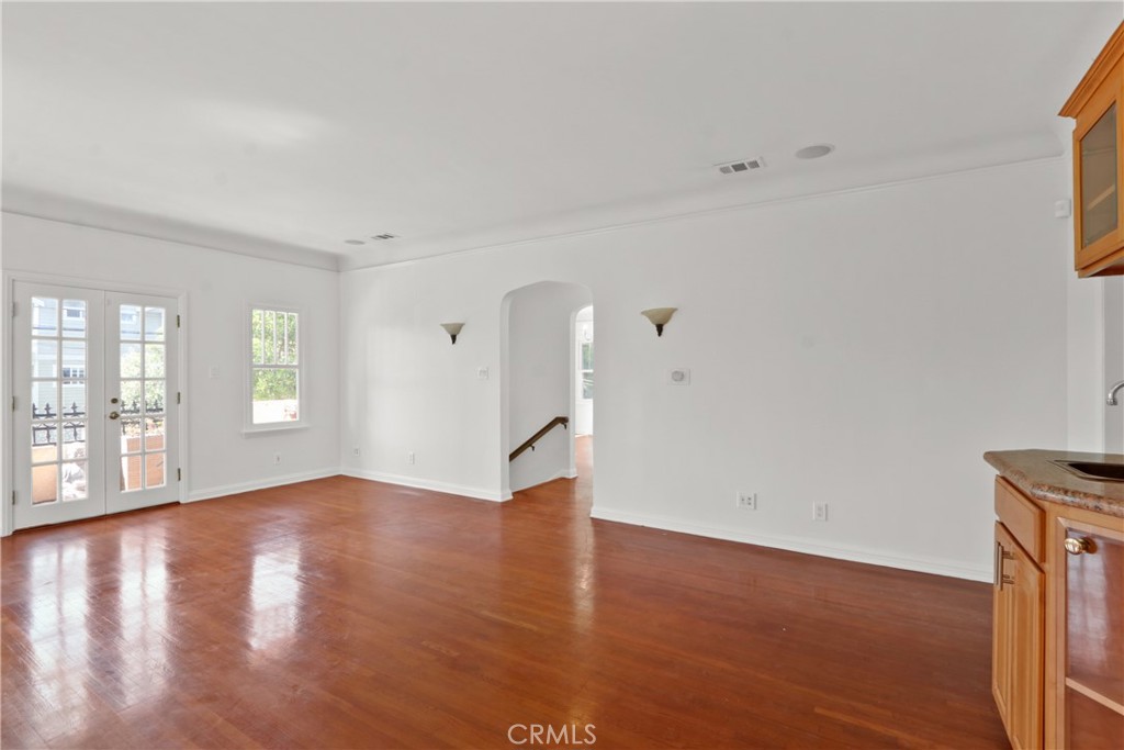 1131 E 2nd Property Photo 5
