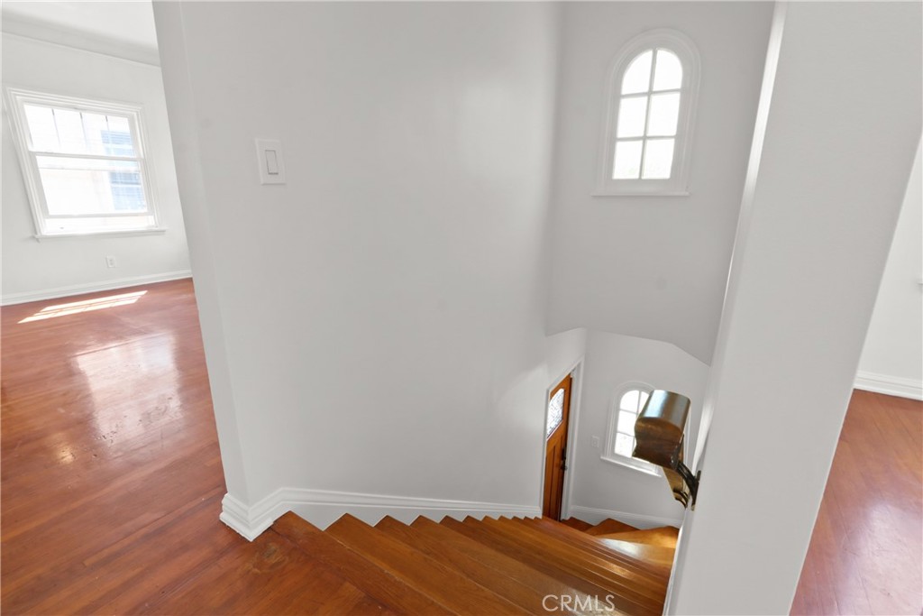 1131 E 2nd Property Photo 9