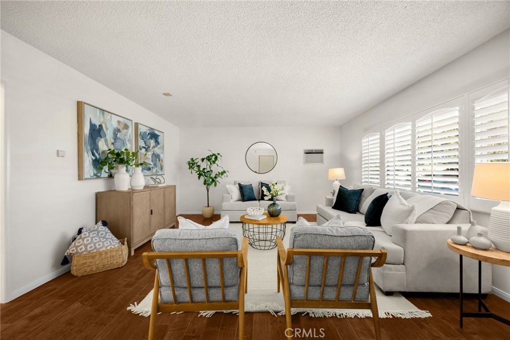 308 W 10th Street Property Photo 13