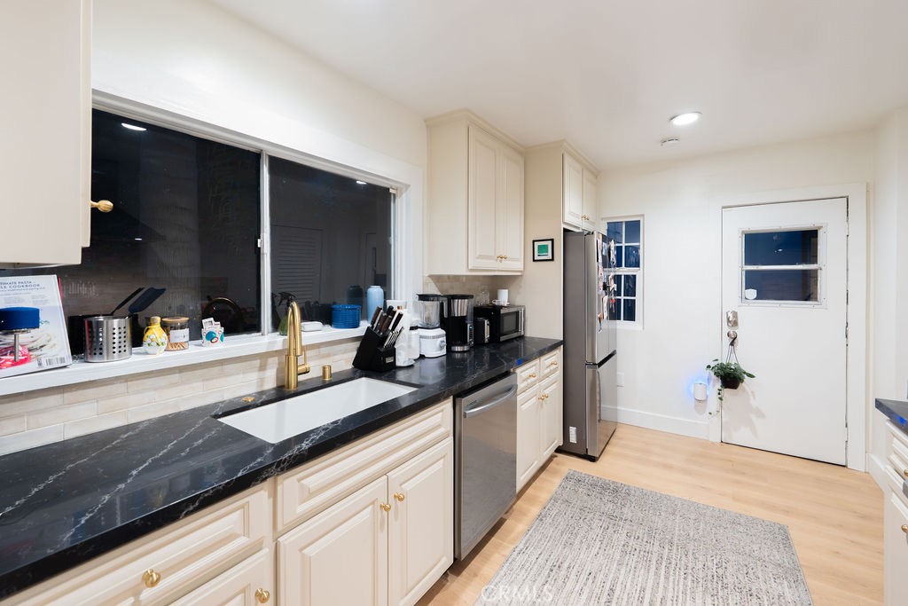 1301 Seward Property Photo 18