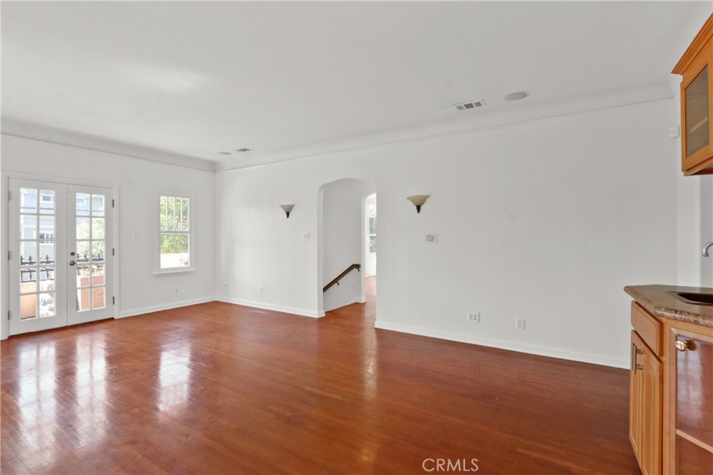 1131 E 2nd Property Photo 5