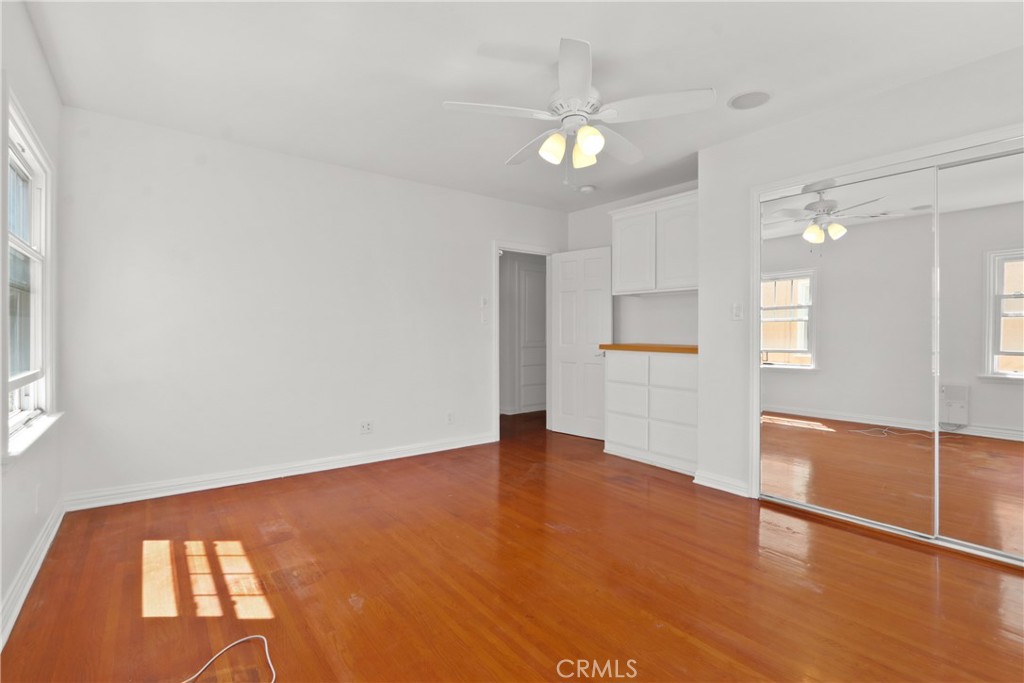 1131 E 2nd Property Photo 25