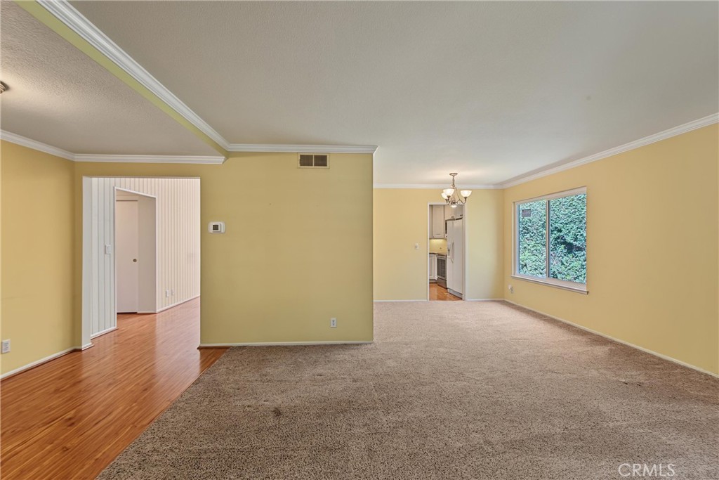 5911 Kingsbriar Property Photo 8