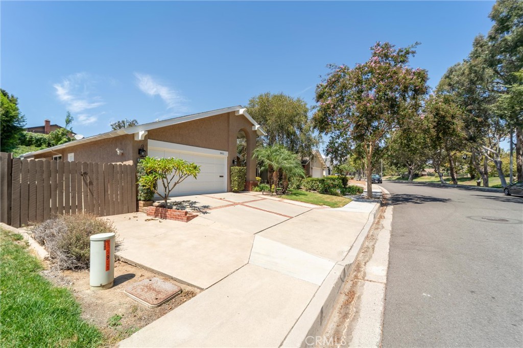5911 Kingsbriar Property Photo 32
