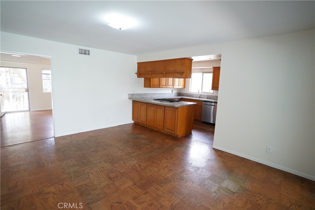 11814 Mayes Drive Property Photo 5