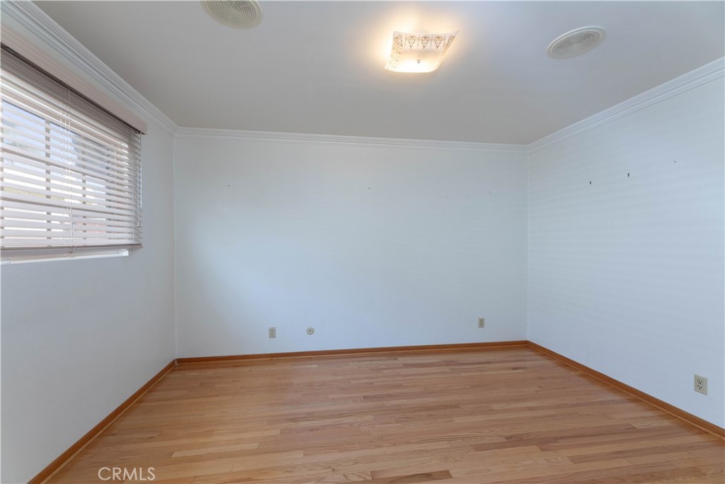 1306 W 25th Property Photo 23