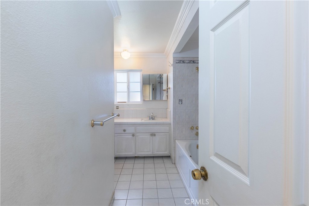 1306 W 25th Property Photo 28