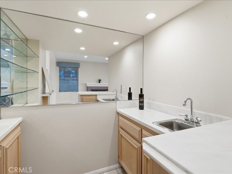 8331 E Hillsdale Property Photo 17