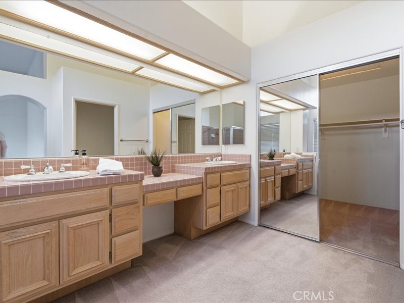 8331 E Hillsdale Property Photo 28