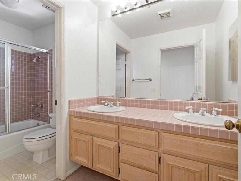 8331 E Hillsdale Property Photo 29