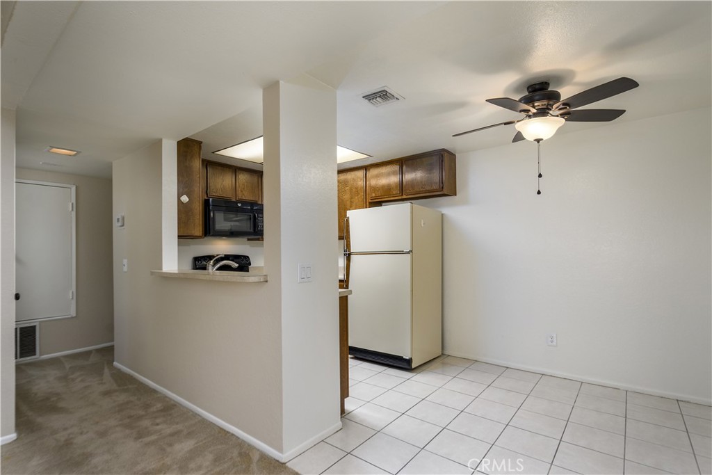 435 W 9th E1 Property Photo 4