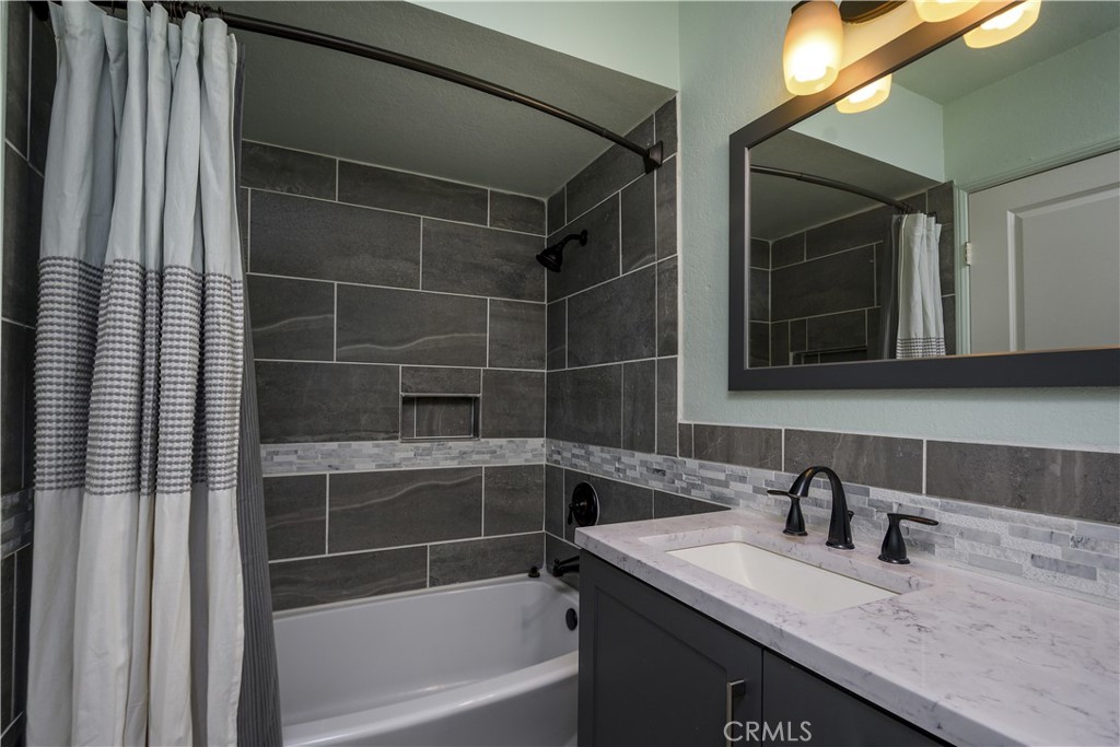435 W 9th E1 Property Photo 14