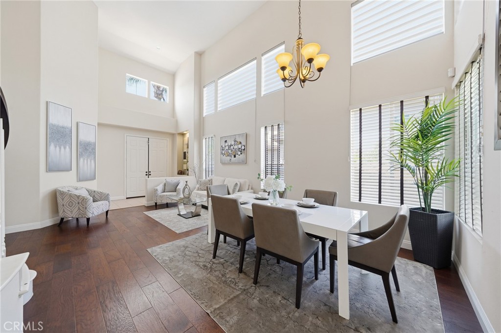 16233 Fieldcrest Court Property Photo 4