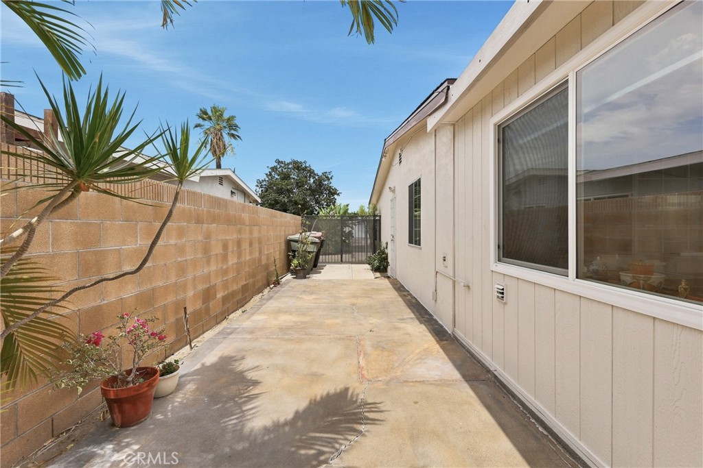 1284 E Florida Property Photo 36