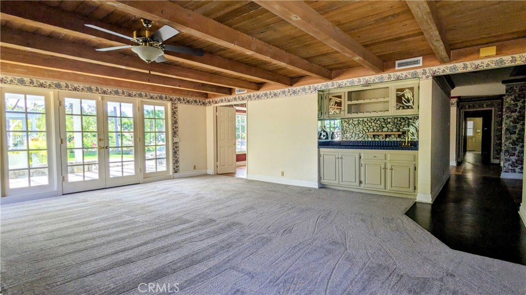 460 S Bridge View Property Photo 5