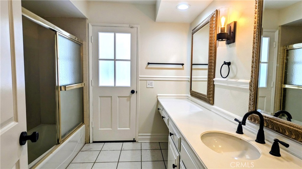 460 S Bridge View Property Photo 12