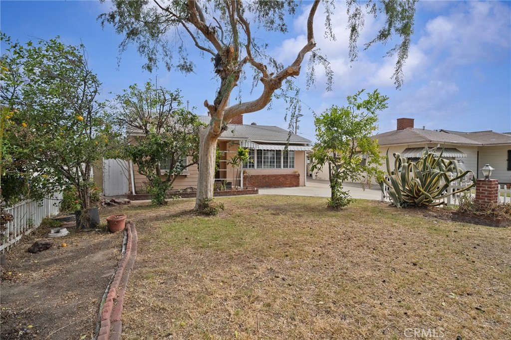 9319 Cecilia Property Photo 3