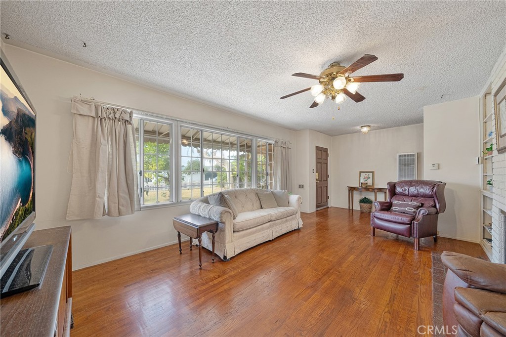 9319 Cecilia Property Photo 8