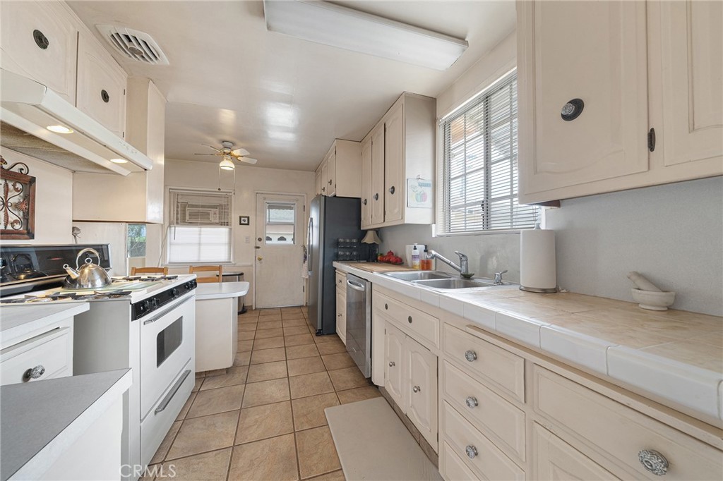 9319 Cecilia Property Photo 10