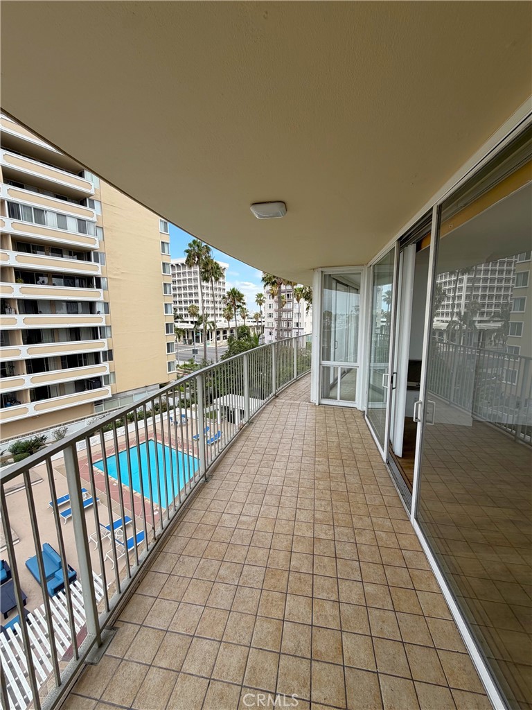 700 E Ocean 808 Property Photo 3