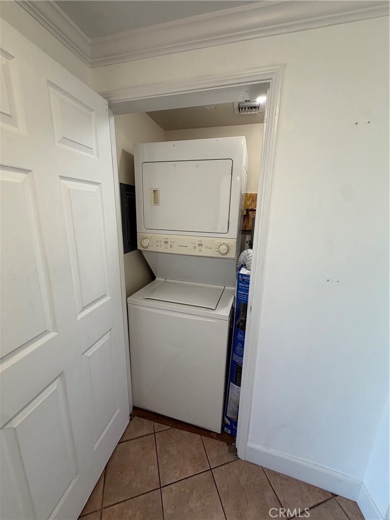 700 E Ocean 808 Property Photo 6