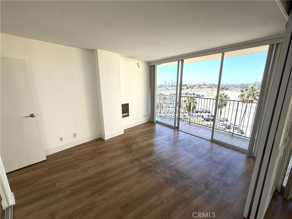 700 E Ocean 808 Property Photo 12