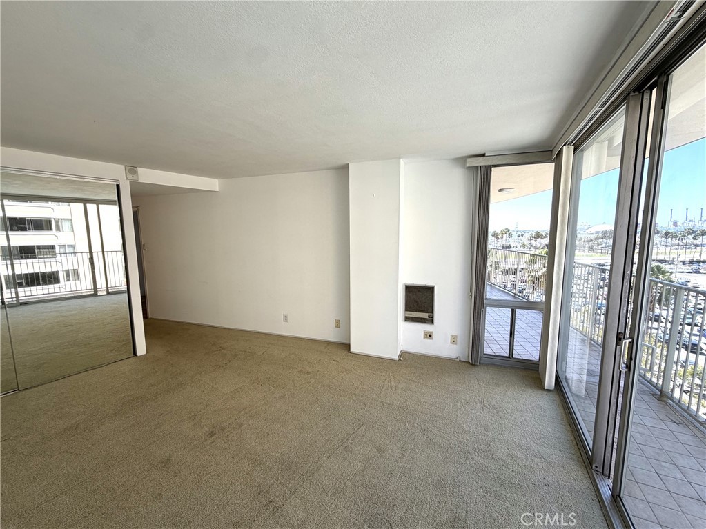 700 E Ocean 808 Property Photo 13