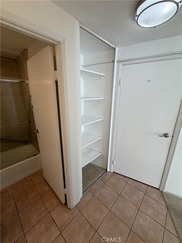 700 E Ocean 808 Property Photo 15