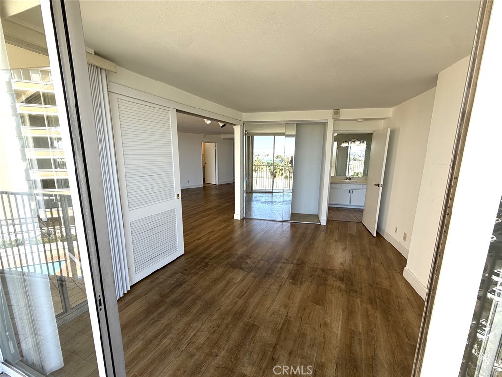 700 E Ocean 808 Property Photo 19