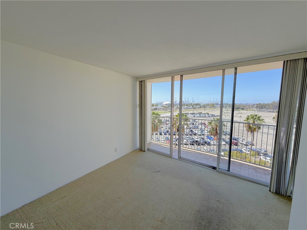 700 E Ocean 808 Property Photo 20