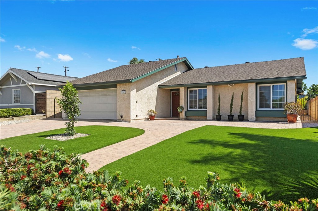 812 De Jur Street Property Photo 1