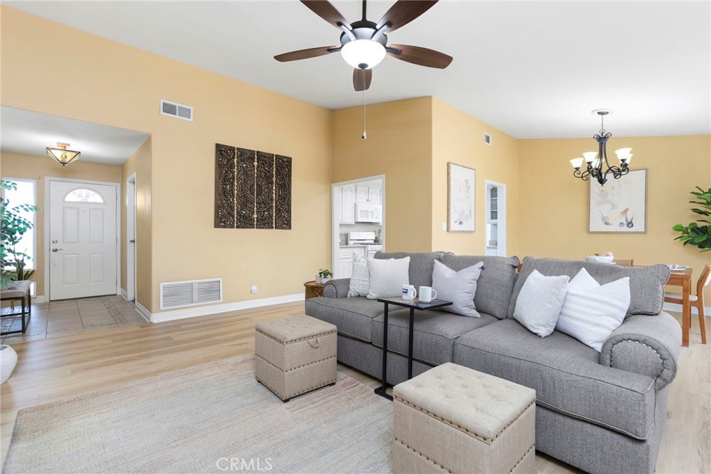812 De Jur Street Property Photo 6