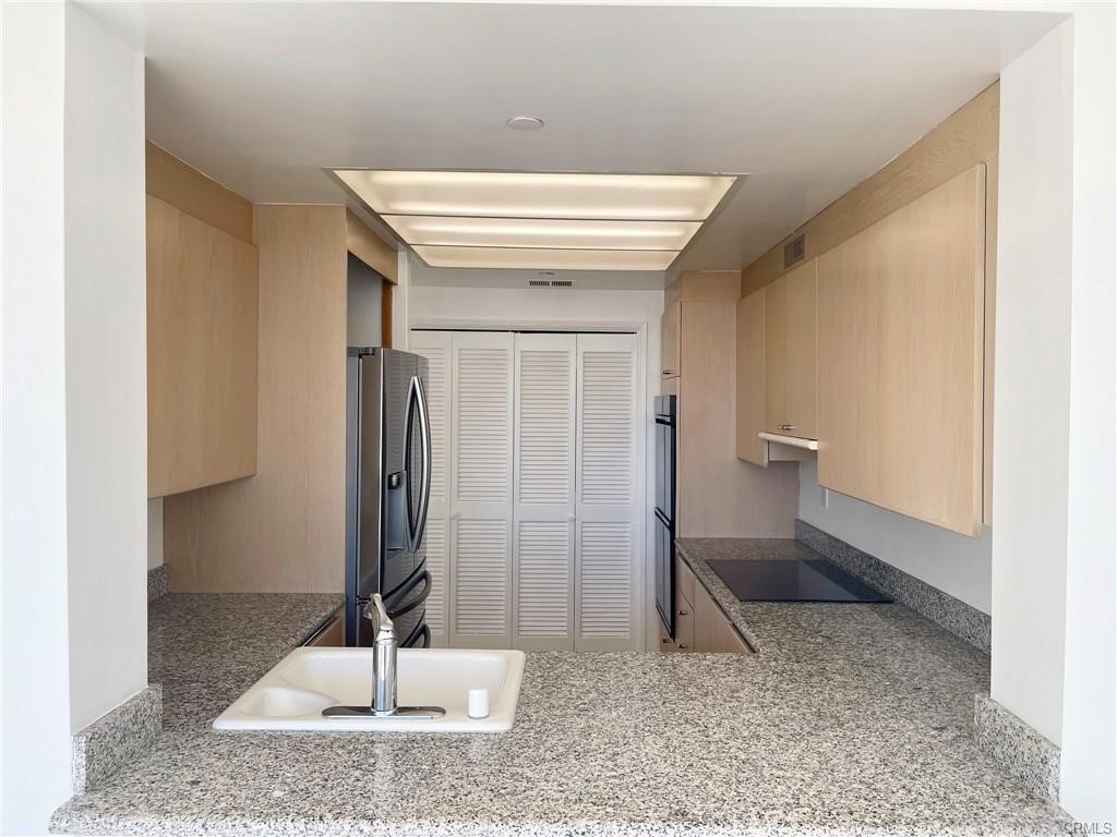 850 E Ocean 1106 Property Photo 10