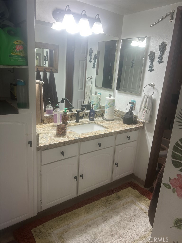 2861 S Fairview D Property Photo 6