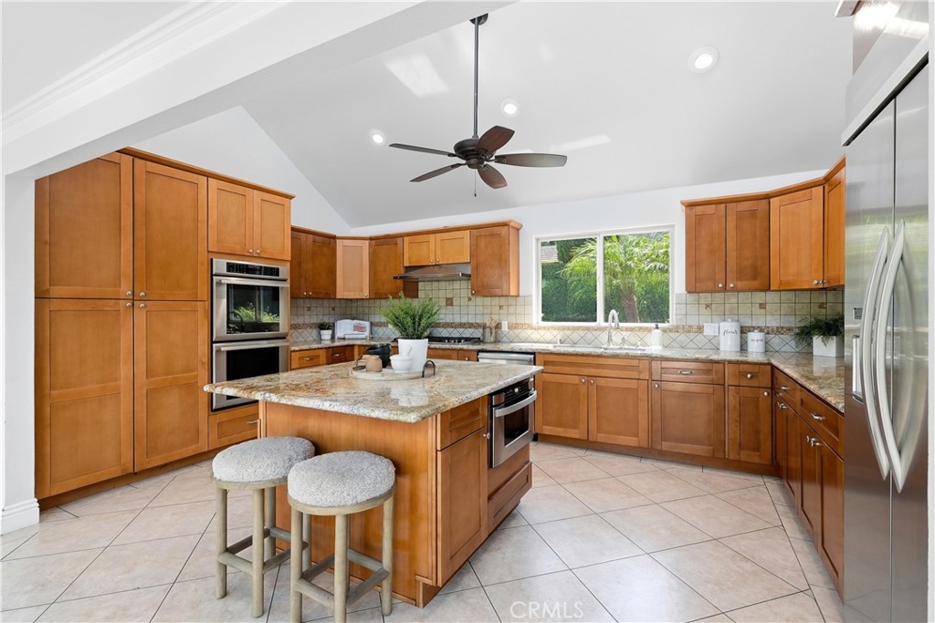 5565 Mountain View Place Property Photo 10