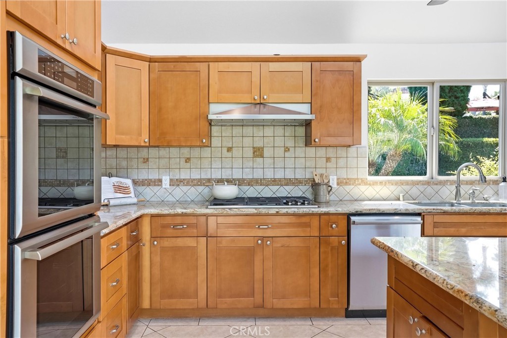 5565 Mountain View Place Property Photo 13