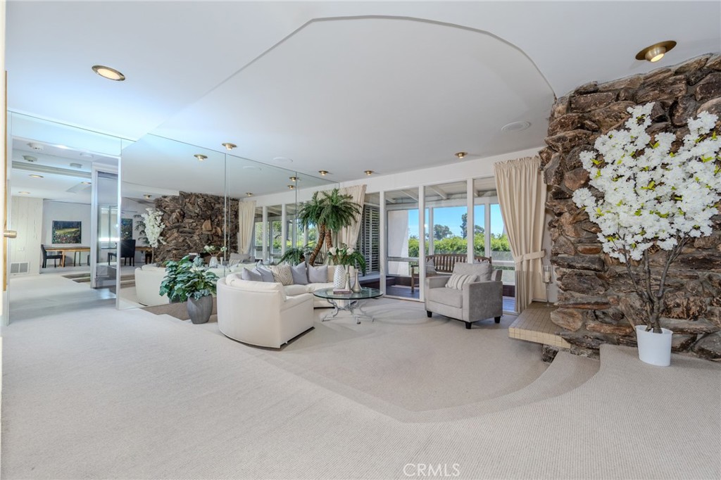 2326 Almira Avenue Property Photo 7