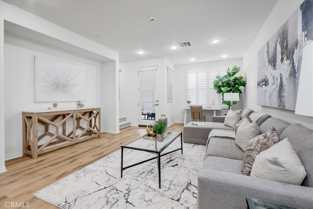 148 Capricorn Property Photo 1