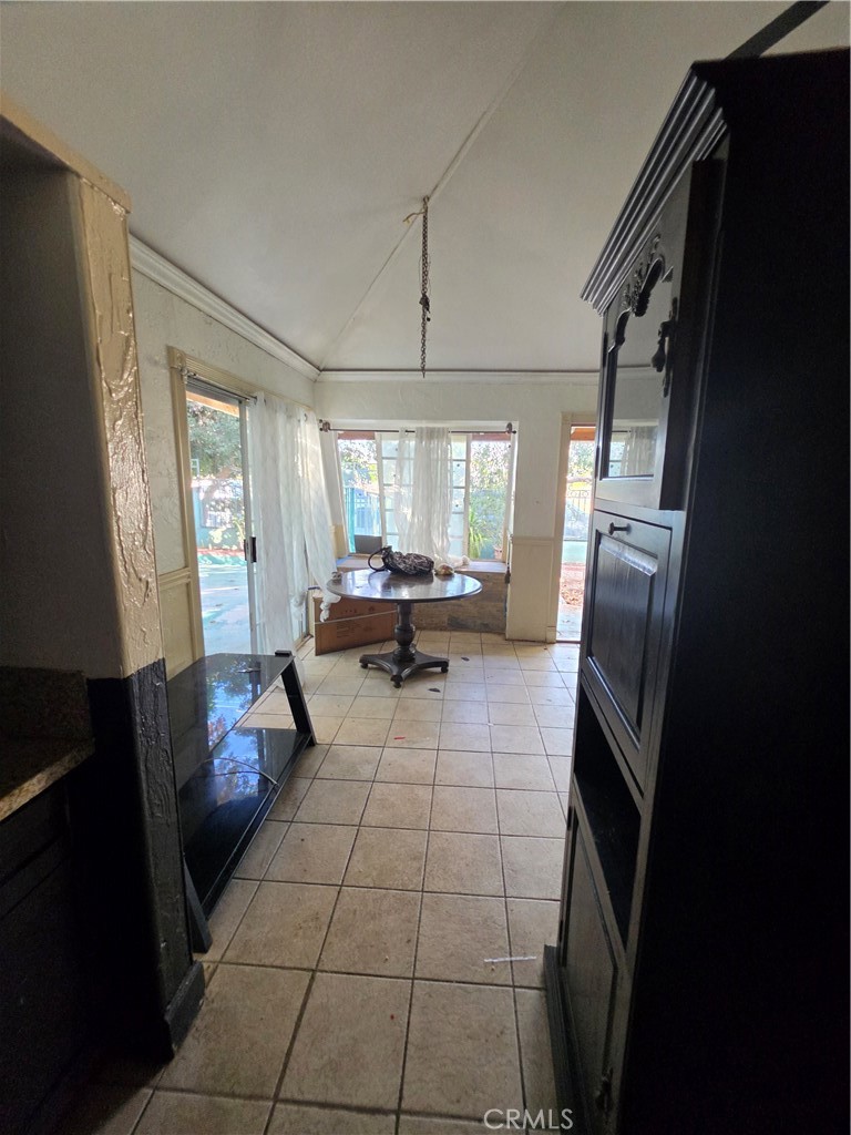 5925 Whitnall Highway Property Photo 8