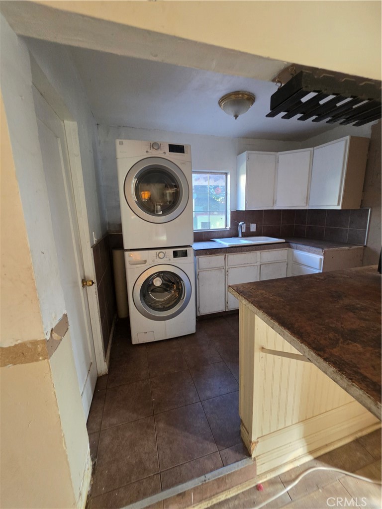 5925 Whitnall Highway Property Photo 10