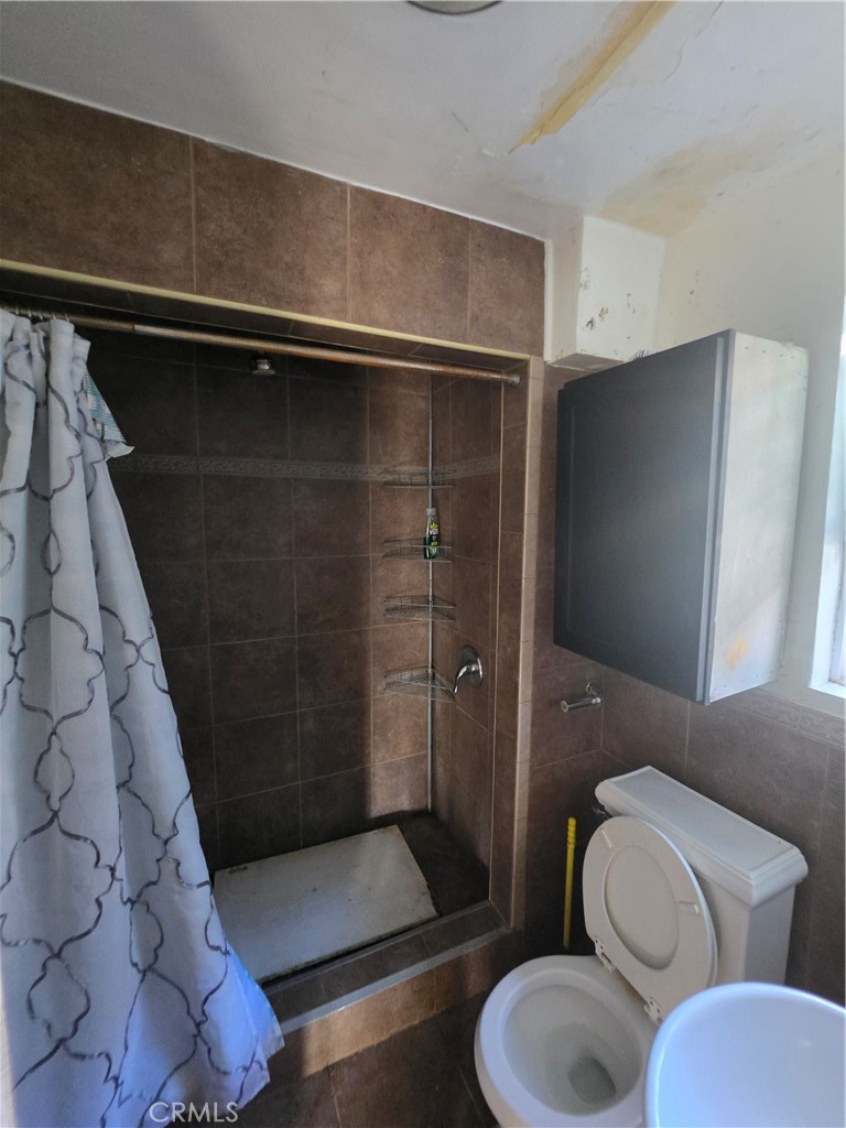 5925 Whitnall Highway Property Photo 18