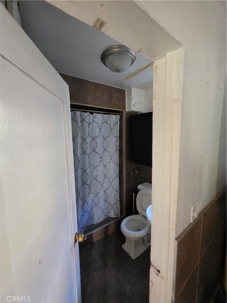 5925 Whitnall Highway Property Photo 21