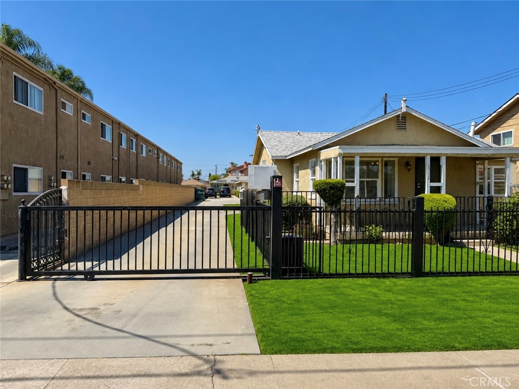9713 Cedar Property Photo 1