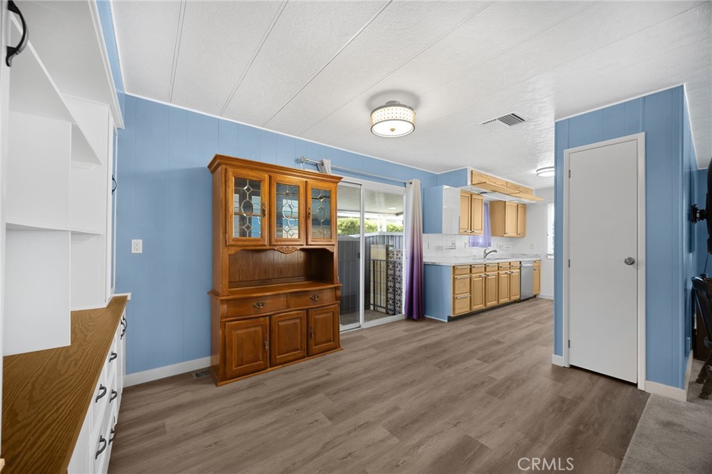16943 S Lake Forest 95 Property Photo 6