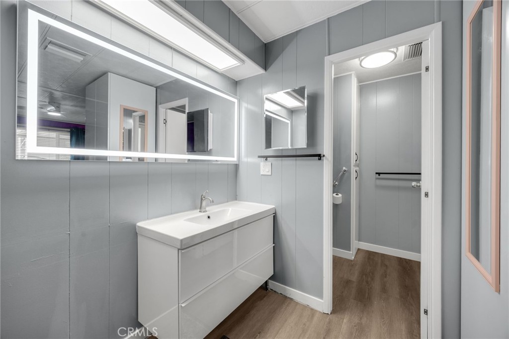 16943 S Lake Forest 95 Property Photo 14